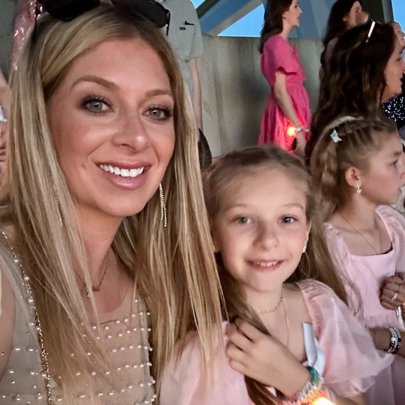 Meet me 💖 - Picture 4 of 16